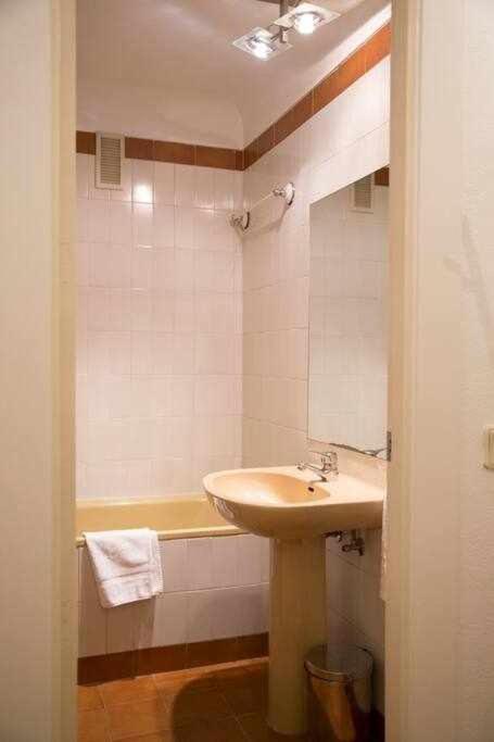 Un Elegante Piso Para Descubrir Madryt Zewnętrze zdjęcie